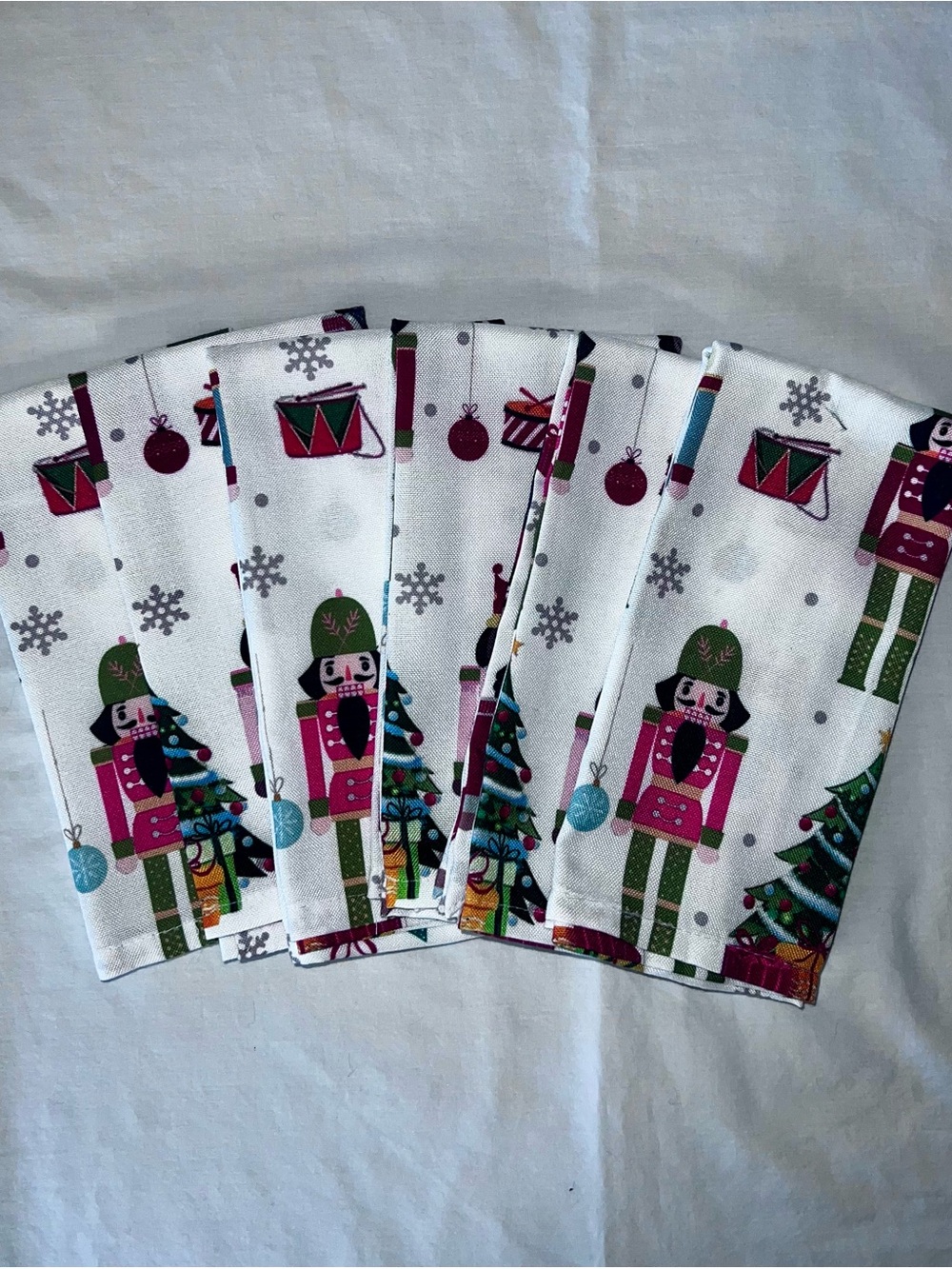 Tahari Home Christmas Nutcracker Cloth Napkins set of 6